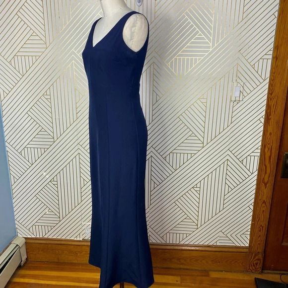 Show Me Your Mumu Morgan Gown in Rich Navy Stretch Crepe‎ Size US Medium - Picture 6 of 12